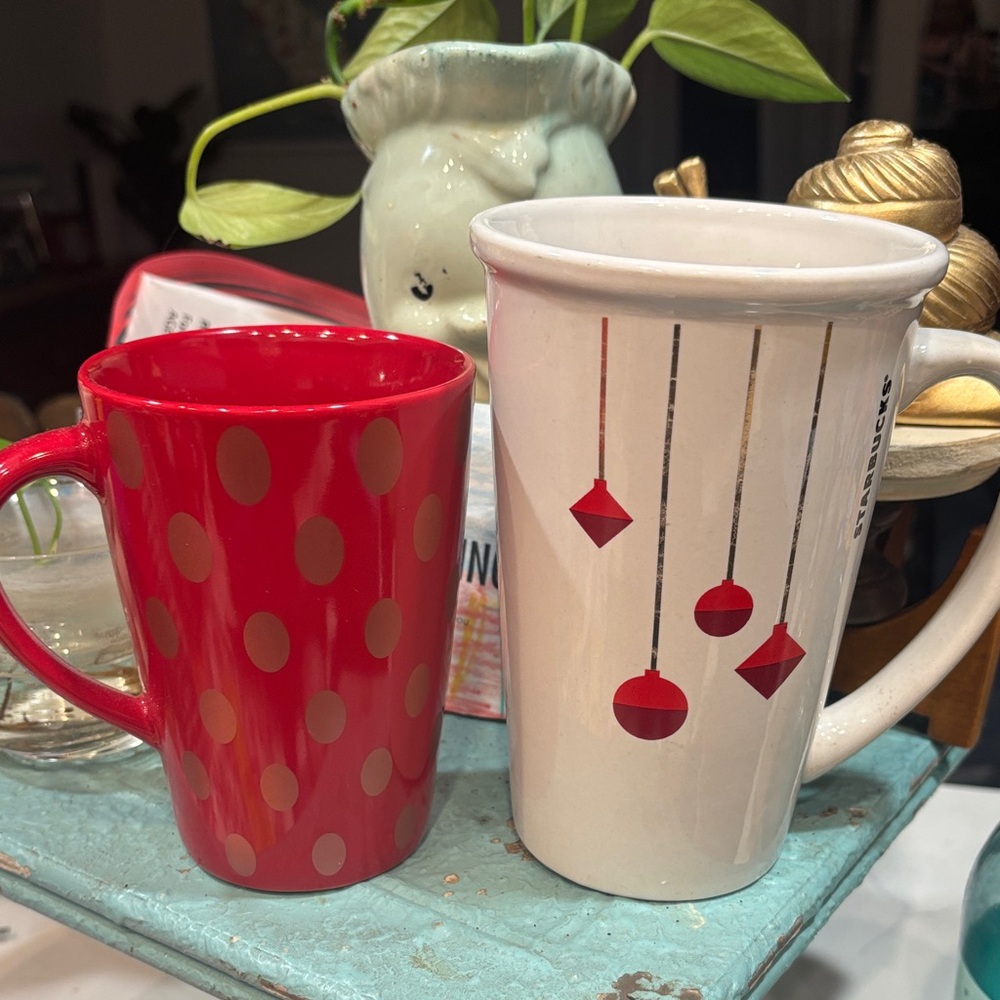 2 Starbucks holiday Mug Duo